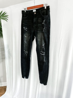 Destroyed Skinnies • Black