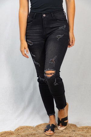 Destroyed Skinnies • Black