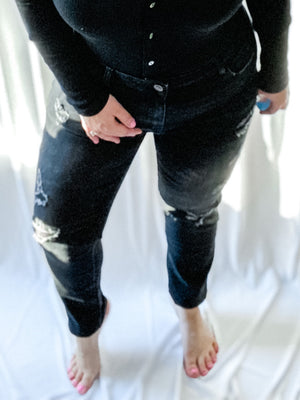 Destroyed Skinnies • Black